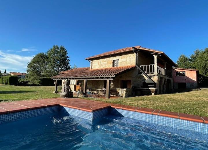 Habitaciones Con Bano Individual En Casa De Campo. Piscina. Amoeiro エクステリア 写真